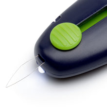 將圖片載入圖庫檢視器 LED needle threader Default Title