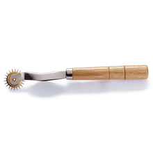 將圖片載入圖庫檢視器 Tracing wheel with wooden handle Extra sharp