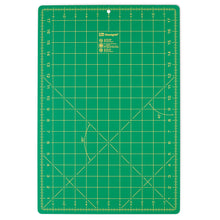Load image into Gallery viewer, Cutting mat for rotary cutter,  cm/inch scale 30 cm x 45 cm / 17 inch x 11 inch
